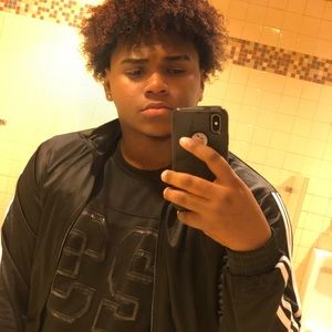 Meet your Posher, Luis f